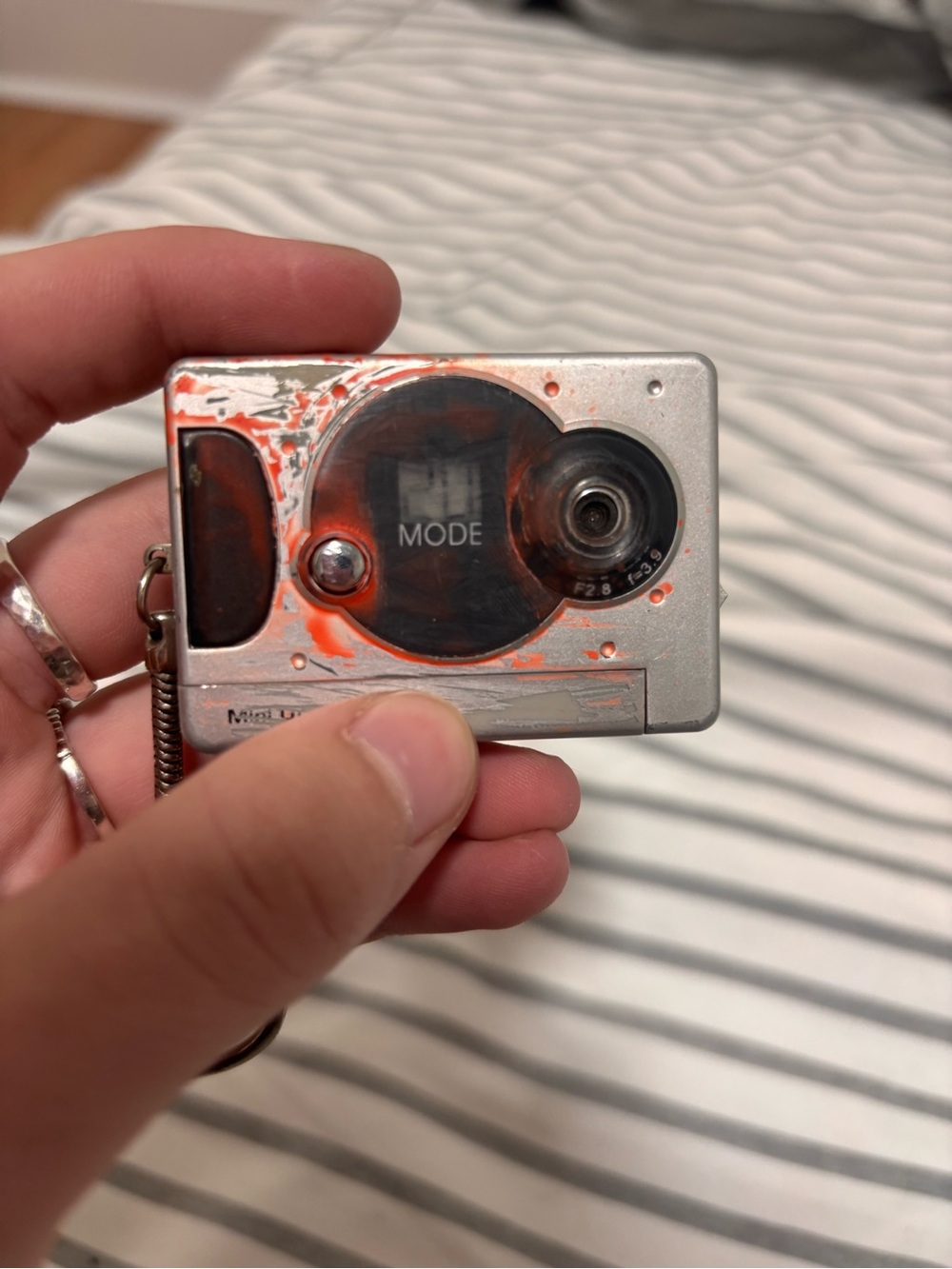 Mini Silver Keychain Digital Camera - Portable Mode Button - Picture 4 of 5